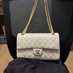 Chanel Cream Quilted Shoulder Bag with Gold Chain